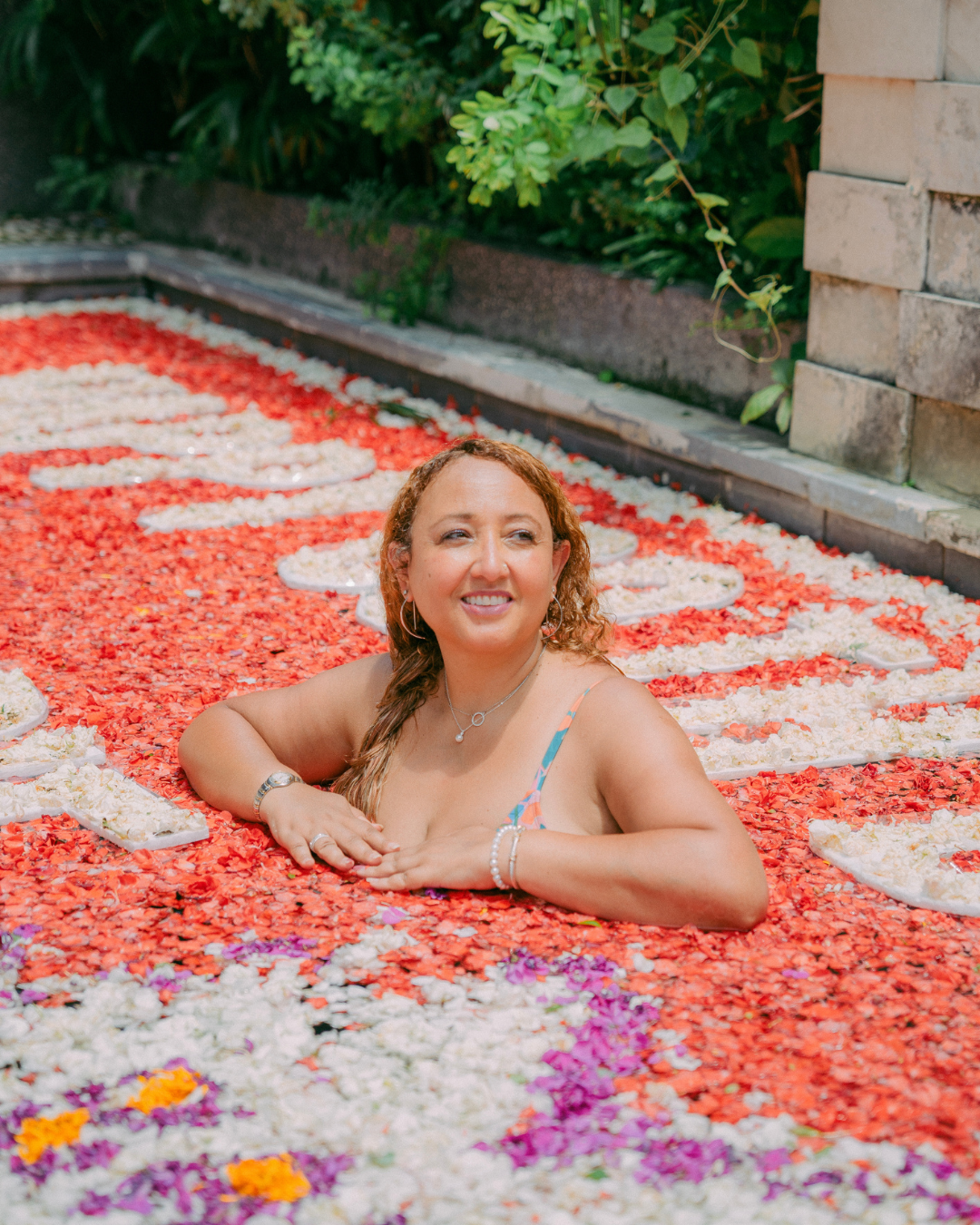 Flower Pool Bali: Personalized Pool Decoration Size